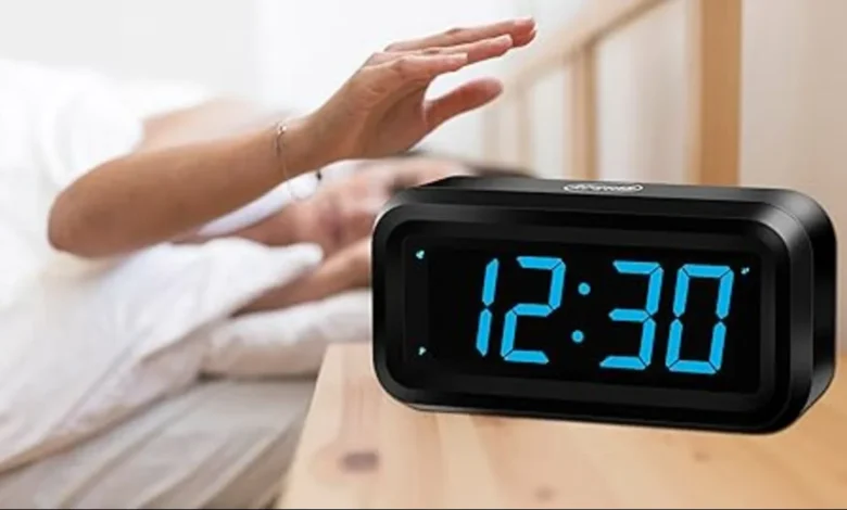 small wifi sync digital clock